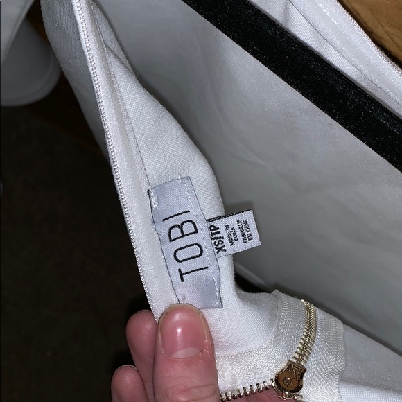 Tobi White long sleeve crop top - Picture 3 of 4